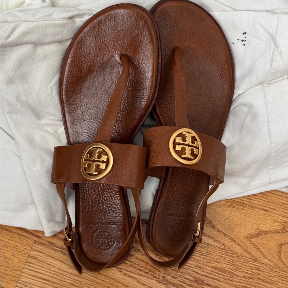 Tory Burch Tan Leather Sandals with Gold Emblem